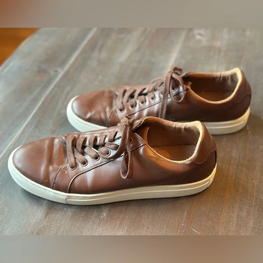 Banana Republic Men's Shoe Size 9.5 Brown Vegan Leather Lace Up Sneakers